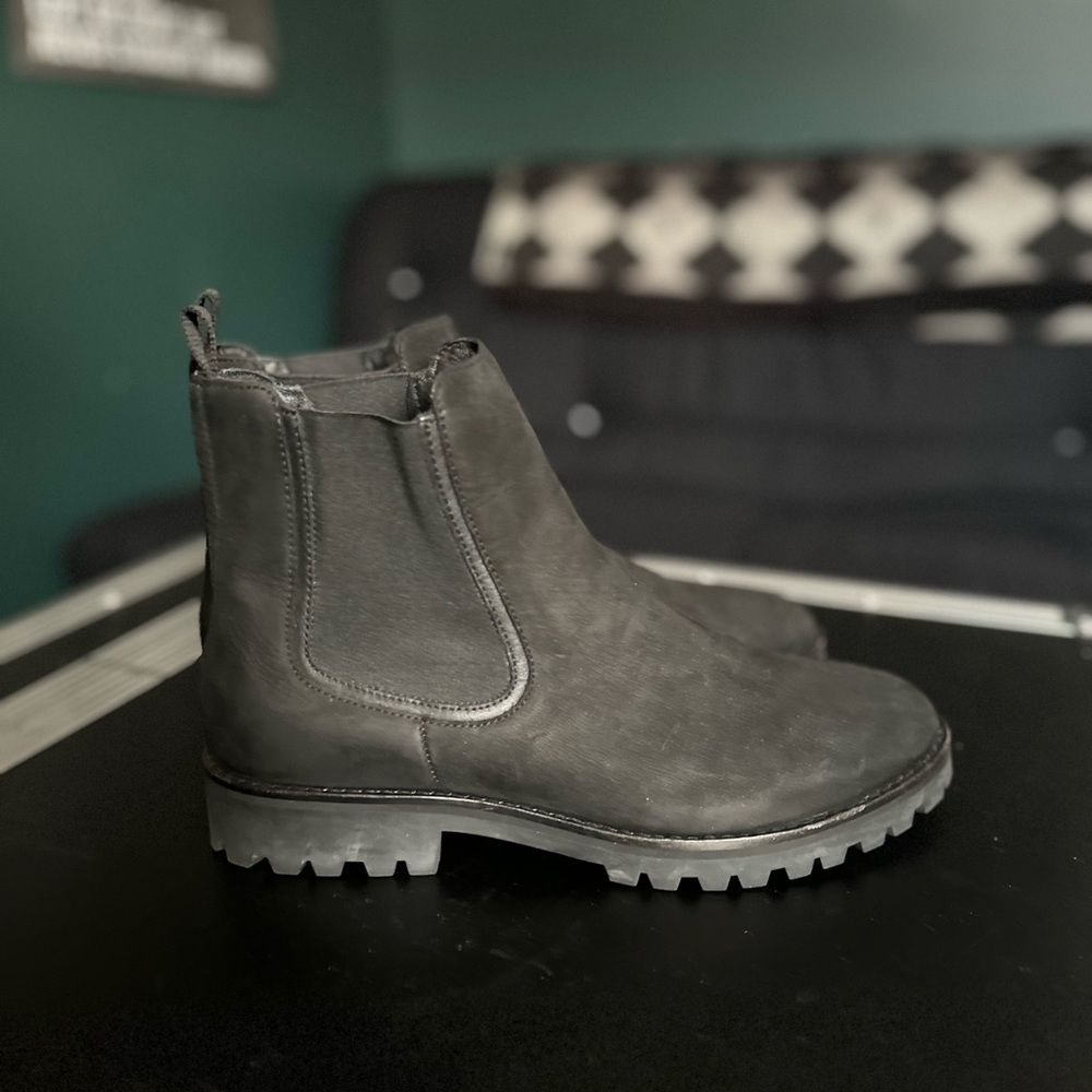 THURSDAY BOOTS Matte Black *LIKE NEW*